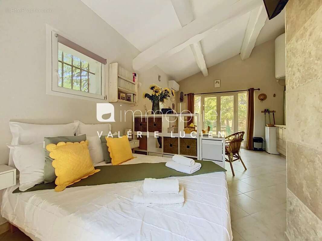 studio en résidence privée avec piscine à ST Rémy - photo 6