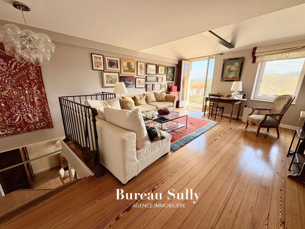 Maison à COUZON-AU-MONT-D'OR