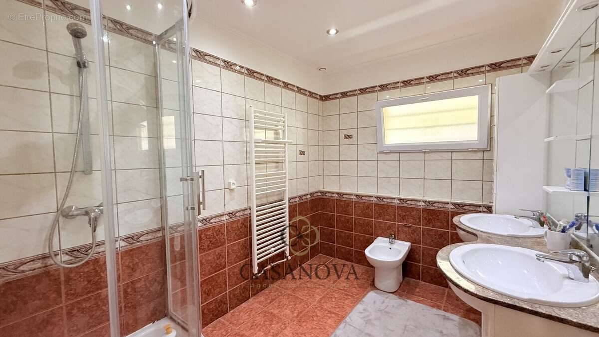 Villa de plain-pied avec studio indépendant, 3 garages et terrain de 1 289 m² à Marseillan - photo 13