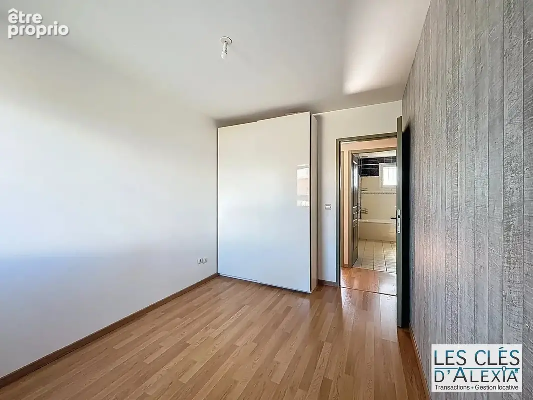 Laissez-vous séduire par cette charmante maison familiale, lumineuse et parfaitement entretenue ! - photo 15