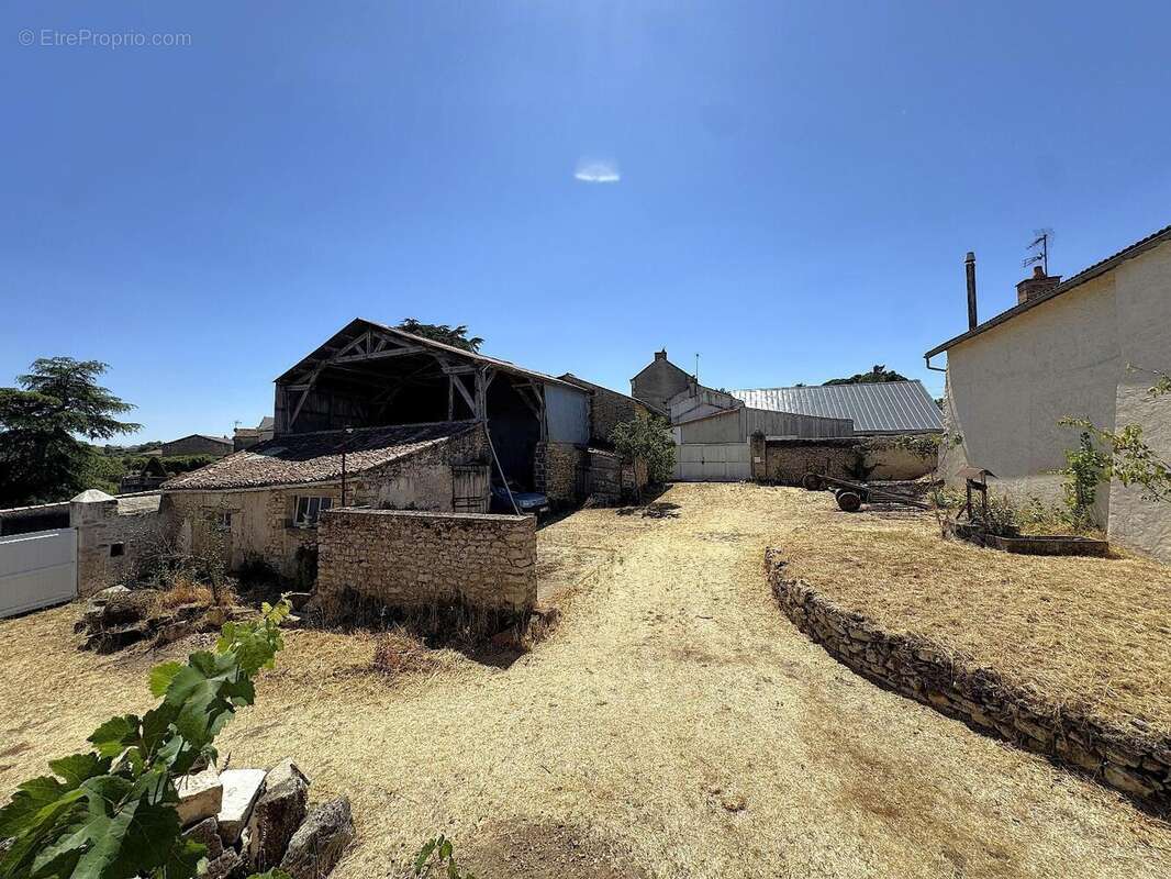 Maison 102 m² à Saint-Jacques-De-Thouars  - photo 2