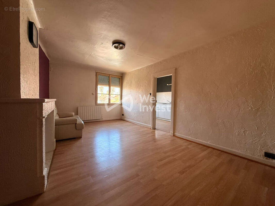 Appartement 320 m² à Stenay  - photo 2