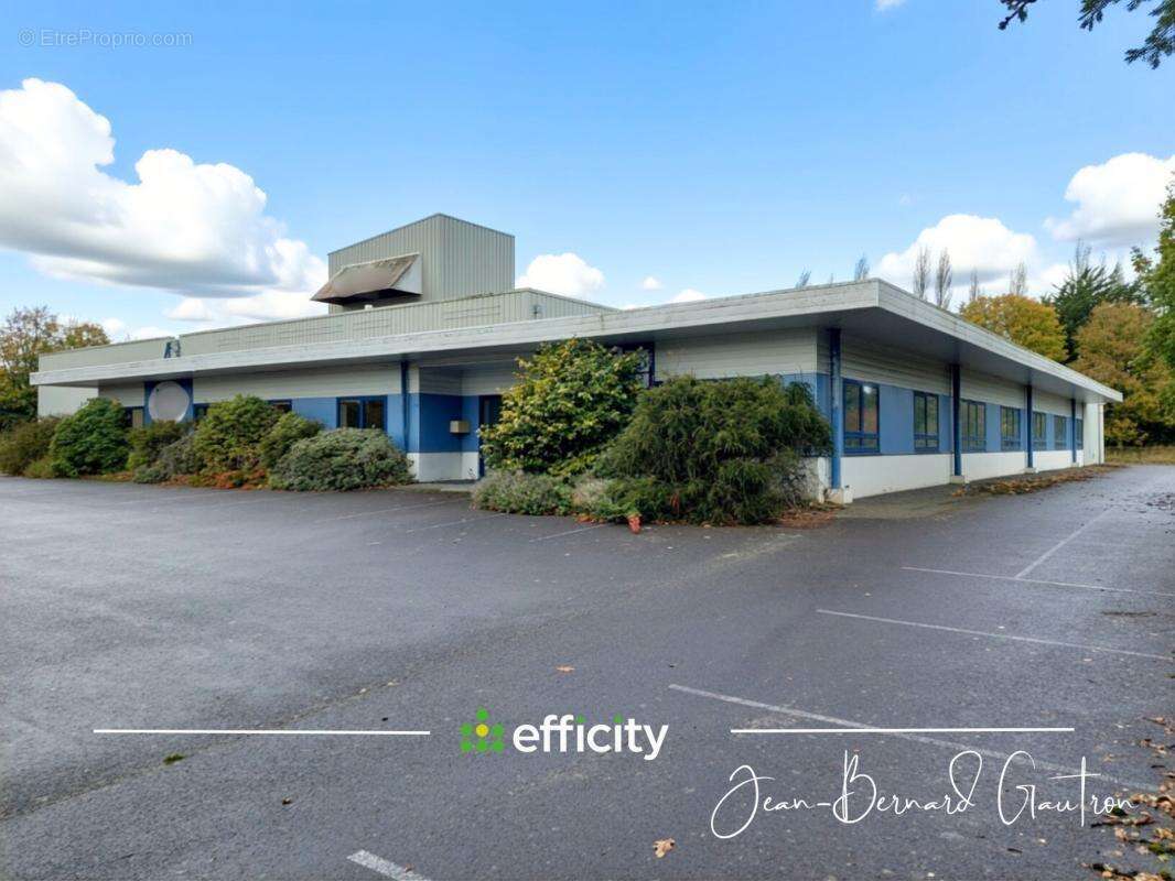 Commerce à PLOUNEVEZ-MOEDEC