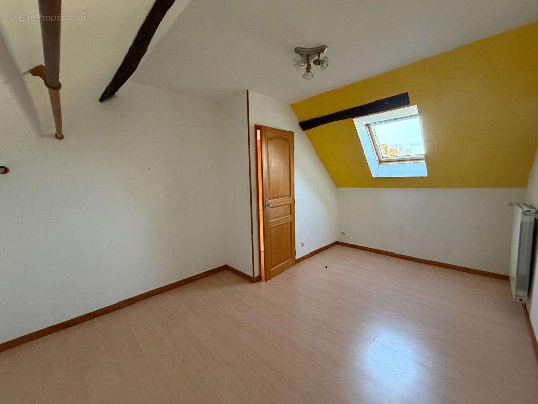 Maison à COULANGES-LES-NEVERS