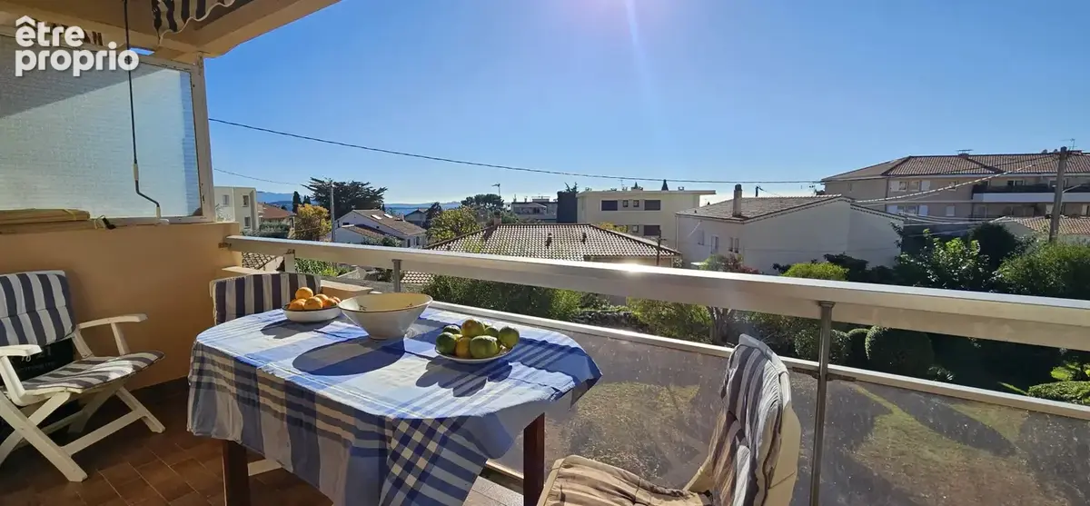 T2 lumineux de 49 m2 avec terrasse plein sud à Bandol   proche port et plages - photo 1