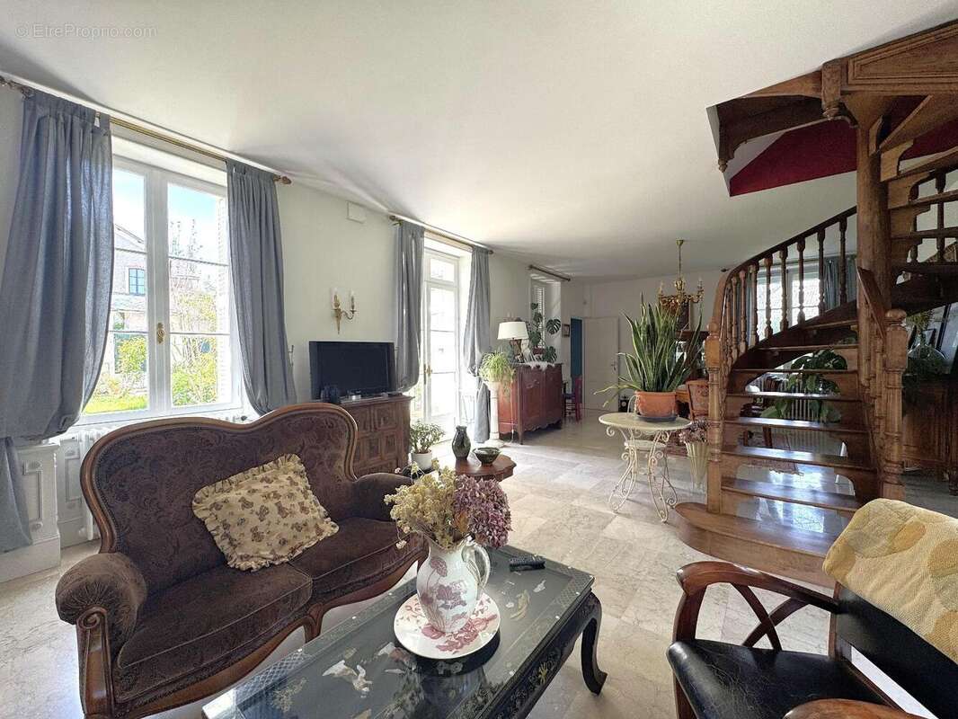   - Maison à OIRON