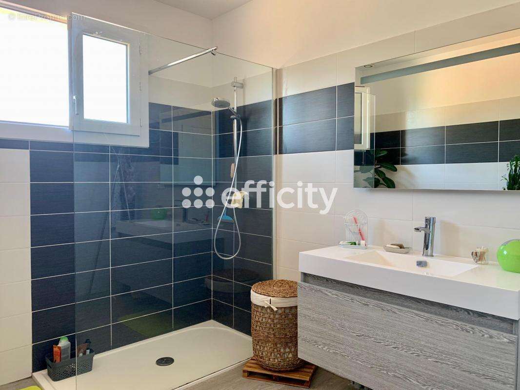 Maison à COURNONTERRAL