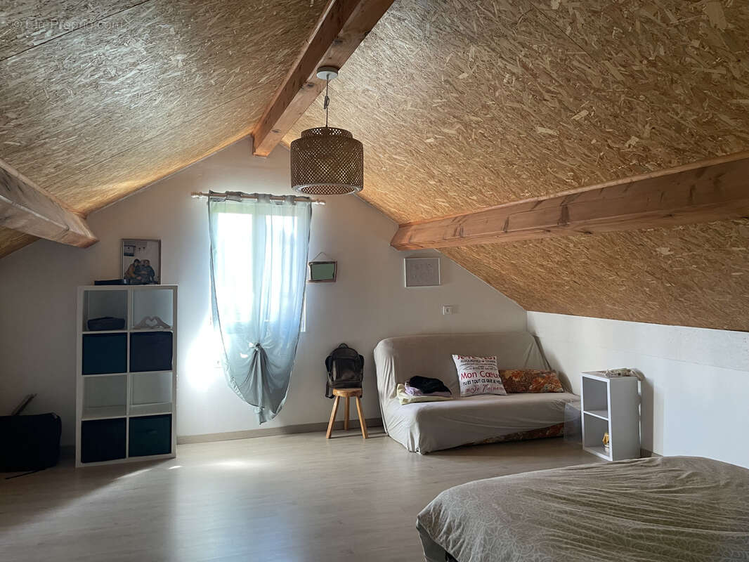 Maison à SAINT-JUST-EN-CHEVALET