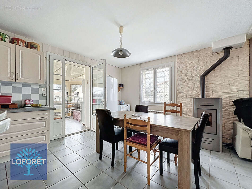 Maison à COMMEQUIERS