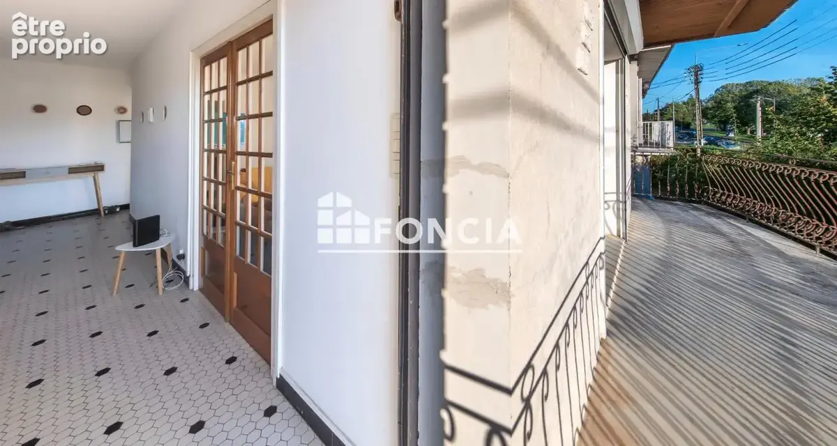 GIBAUDERIE Investissement locatif, maison de 6 chambres louées 450 euros chaque, rapport possible de 32400e annuel - photo 3