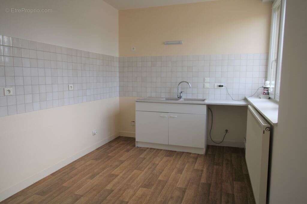 Appartement à CHARMES