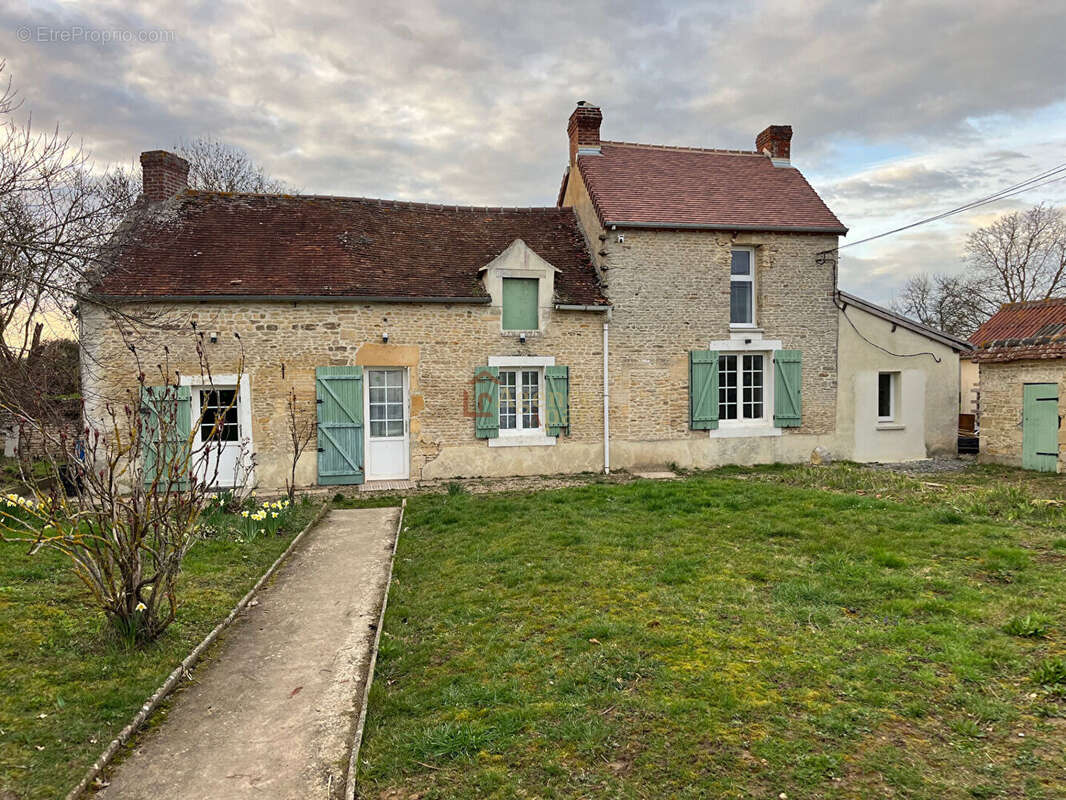 Maison à MEZIDON-CANON