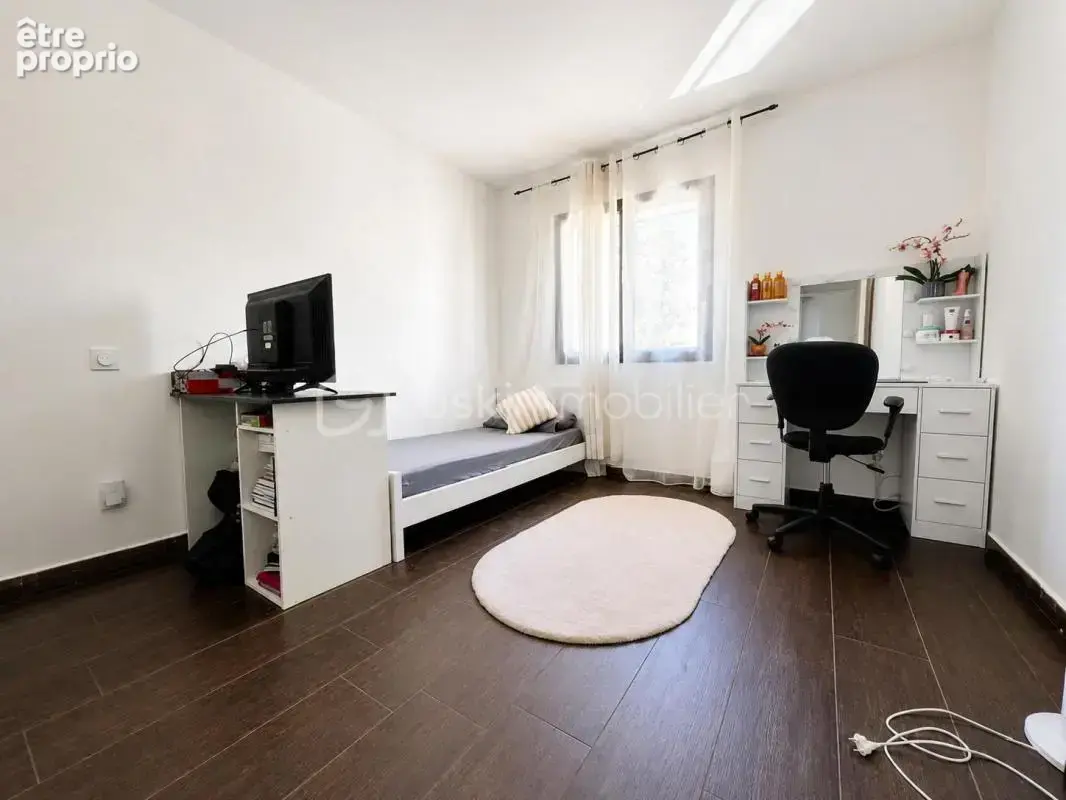 Maison de type T5 sur la commune de Voiron - photo 11