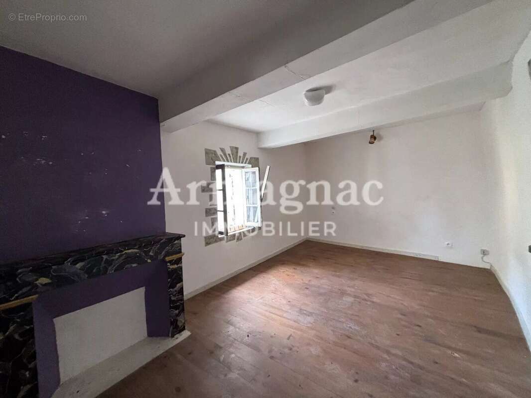 Maison à VIC-FEZENSAC