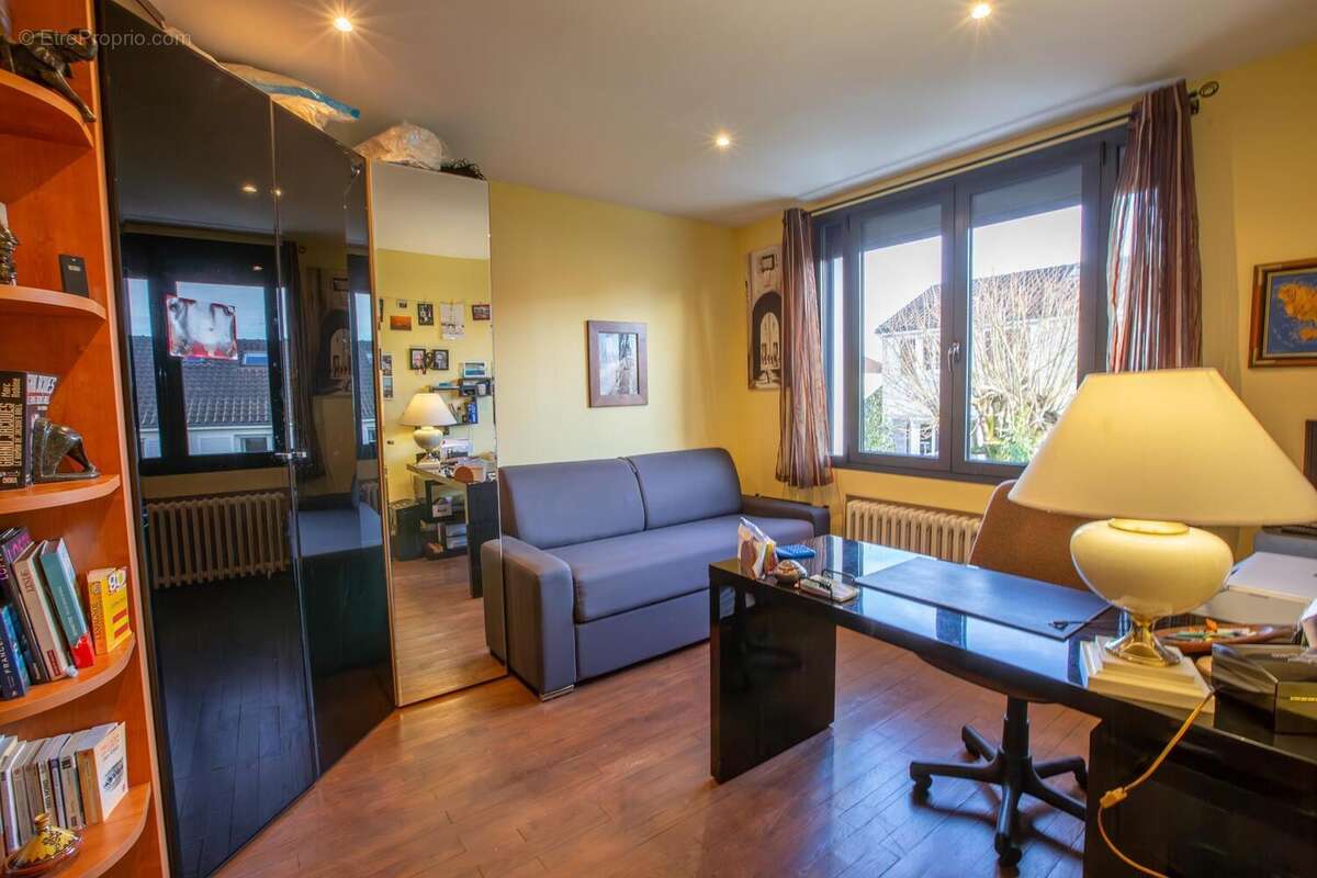 Photo 8 - Maison à LE MESNIL-SAINT-DENIS