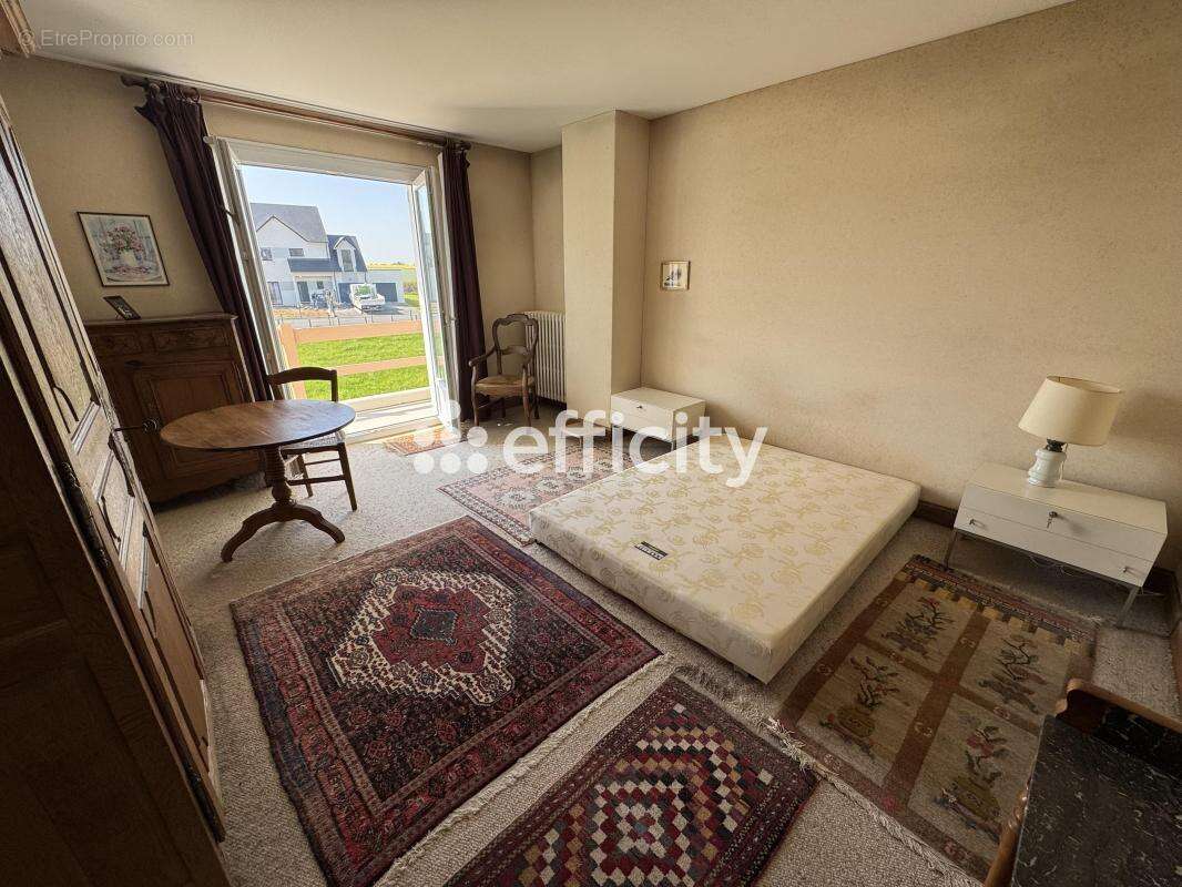 Maison 230 m² à Saint-Come-De-Fresne  - photo 25