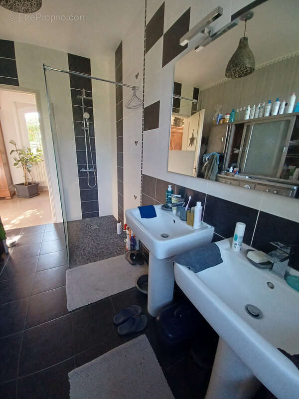 Maison à SAINT-MARTIN-DES-CHAMPS