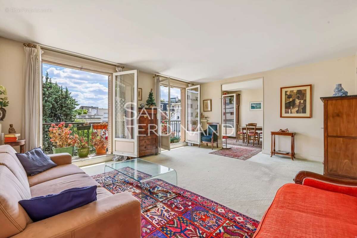 Appartement à NEUILLY-SUR-SEINE