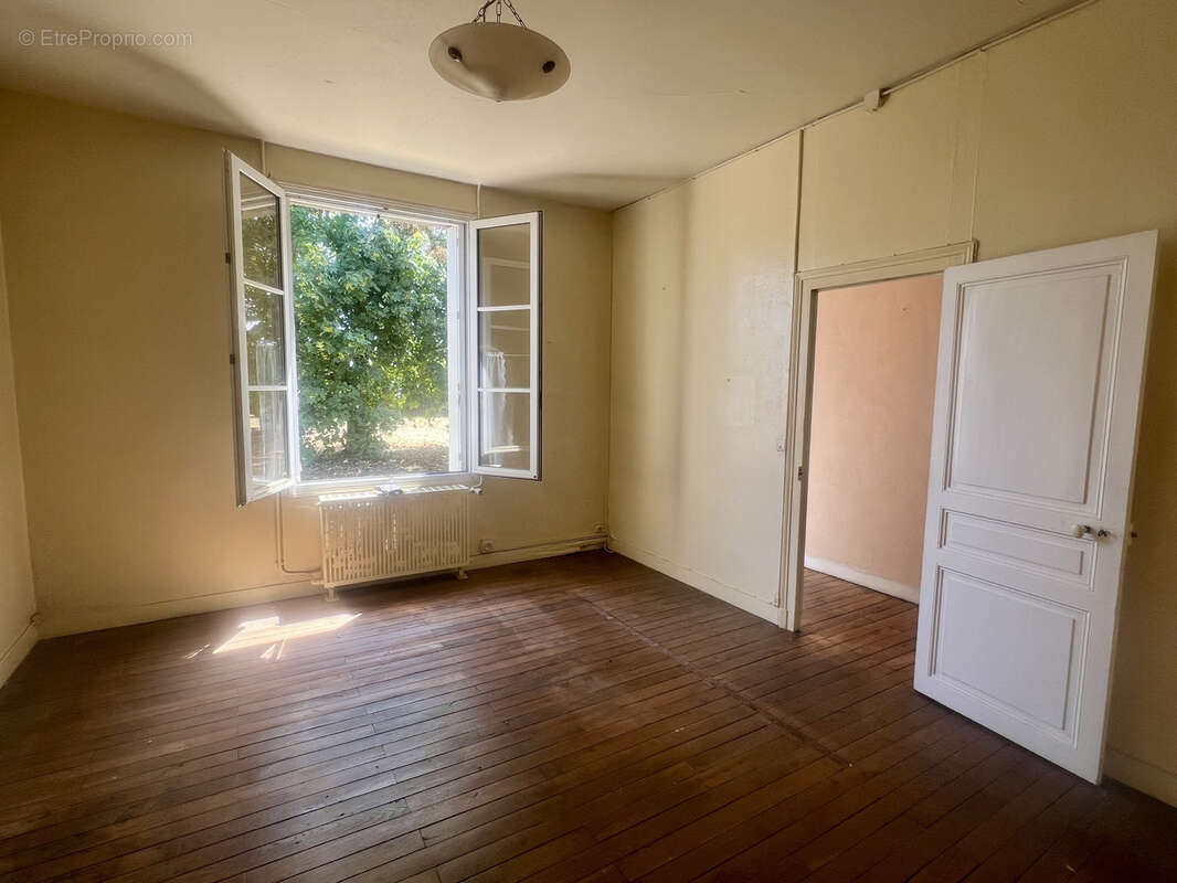 AUZOUER-EN-TOURAINE   Ancien Presbytère : un ensemble immobilier de caractère aux multiples possibilités - photo 3