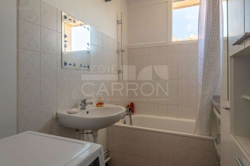 Appartement à PIERRE-BENITE