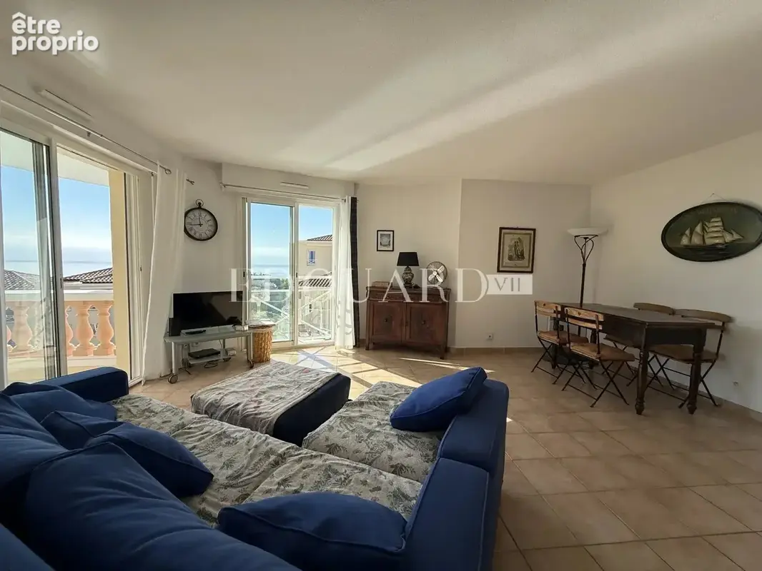 En exclusivité trois pièces avec terrasse, vue mer et garage, dans résidence de standing avec piscine - photo 3
