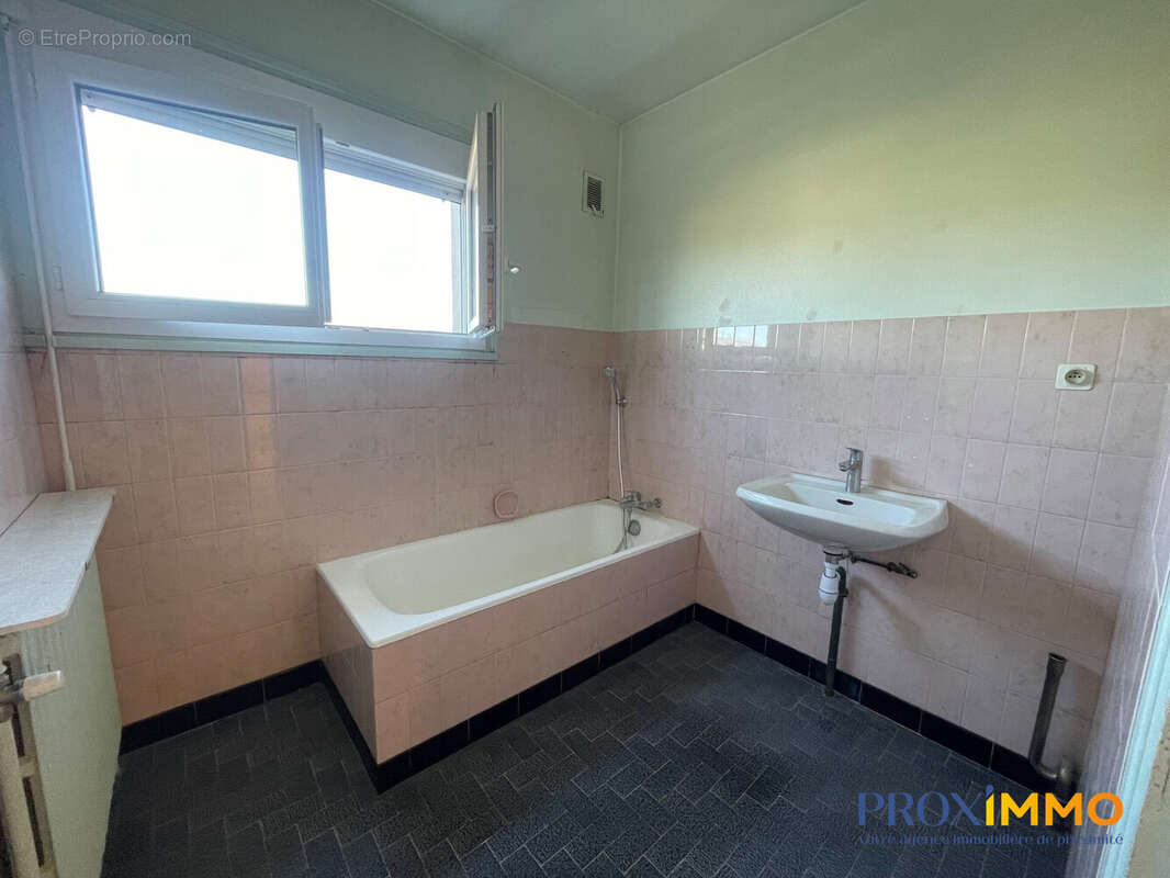 Maison 104 m² à Virieu  - photo 9