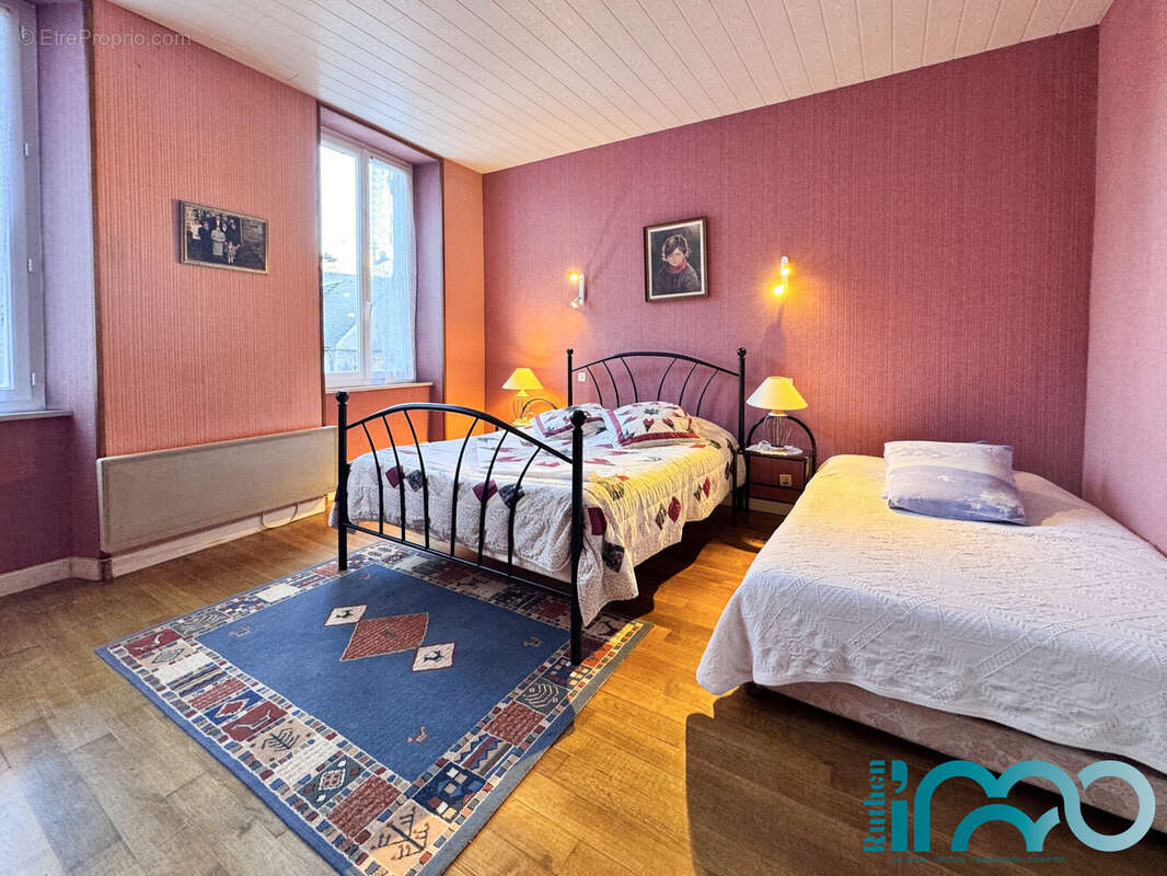 Maison à RIEUPEYROUX