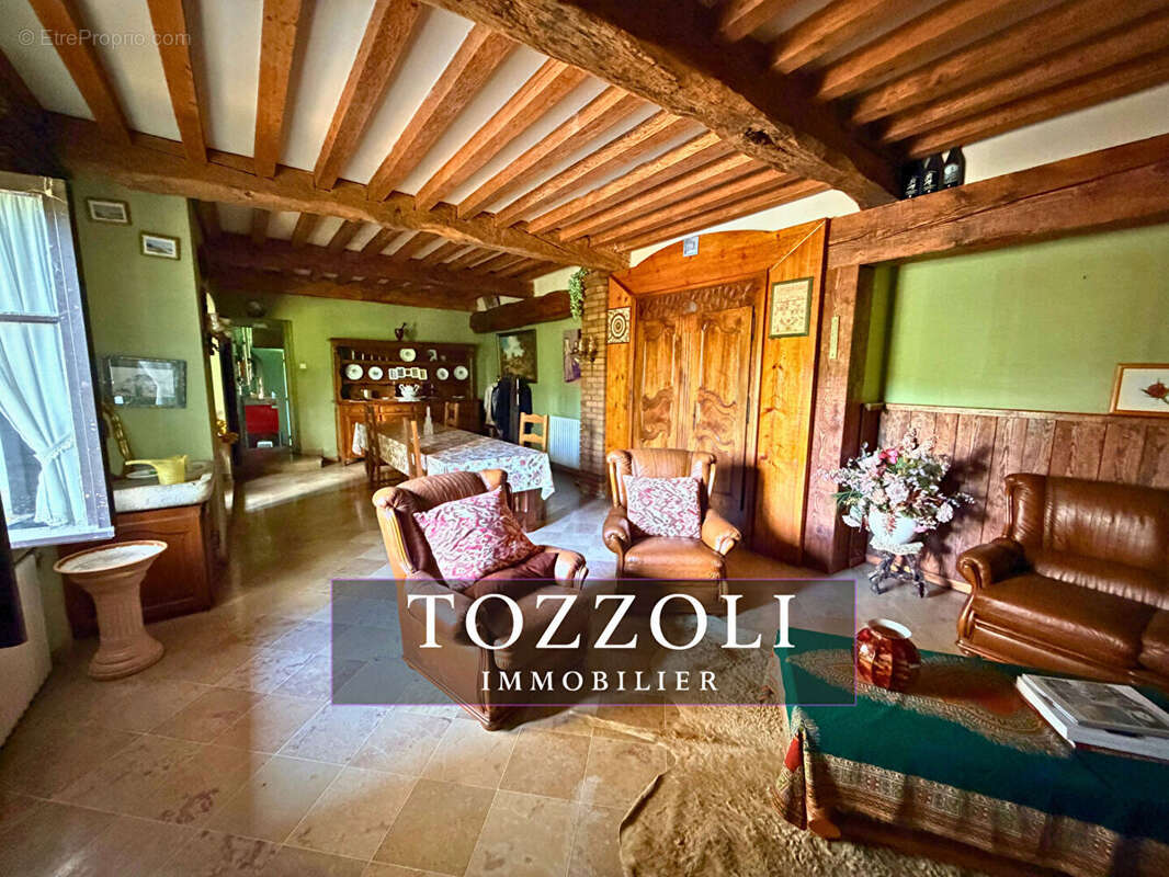 Maison Chozeau 4 pièce(s) 126.11m² + dépendance de 213m² - photo 4