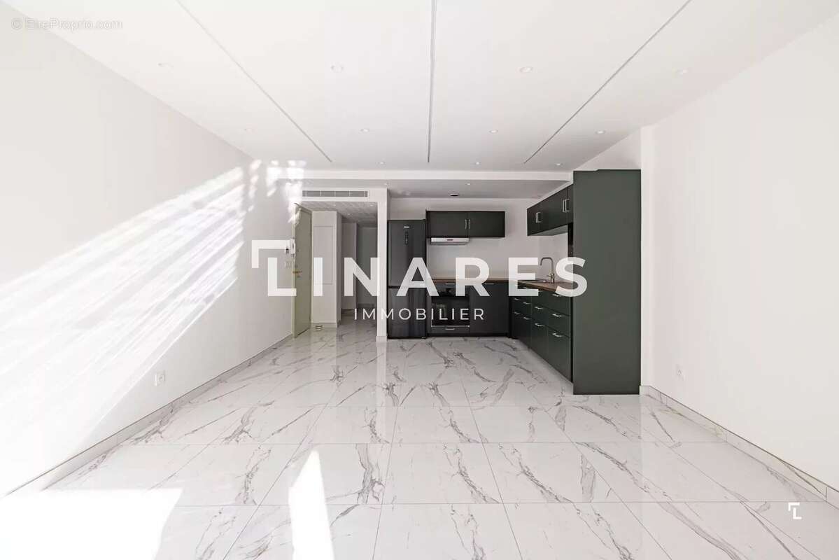 Appartement à MARSEILLE-4E