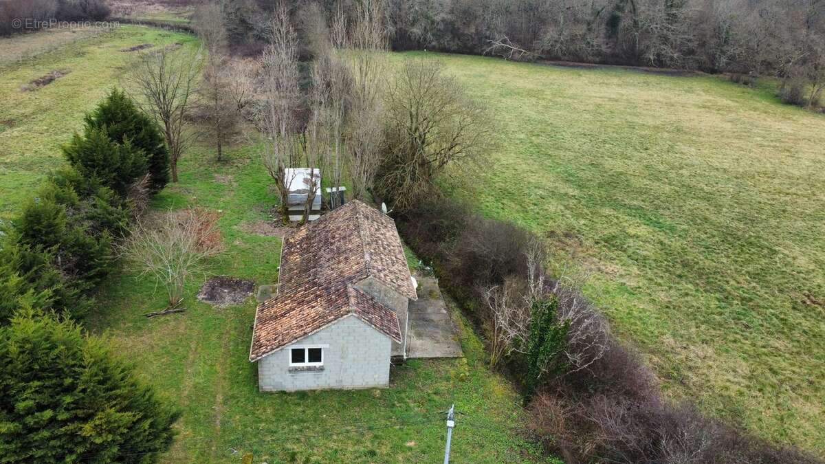 Maison à MONTCARET