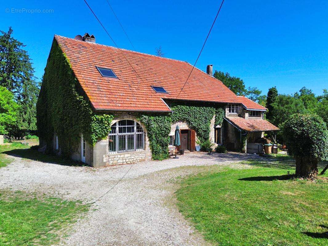 Maison de caractère avec piscine aux portes de Besançon - photo 4