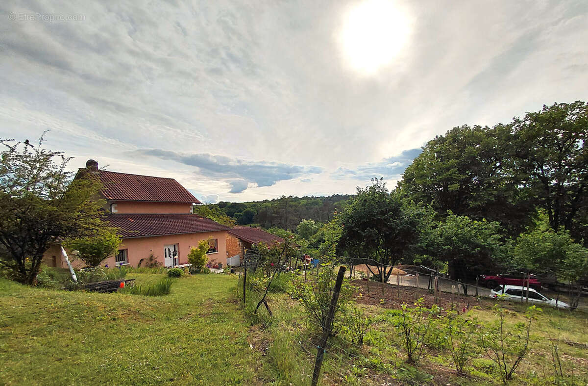 Maison à CHATEAU-L'EVEQUE