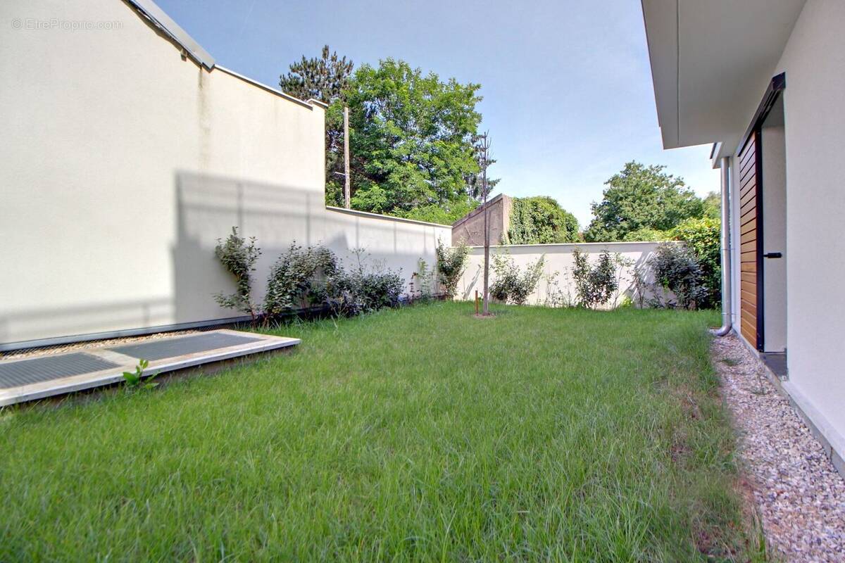 Appartement à VERNEUIL-SUR-SEINE