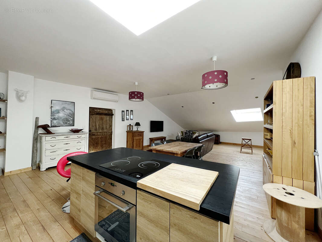 Maison à CADEROUSSE