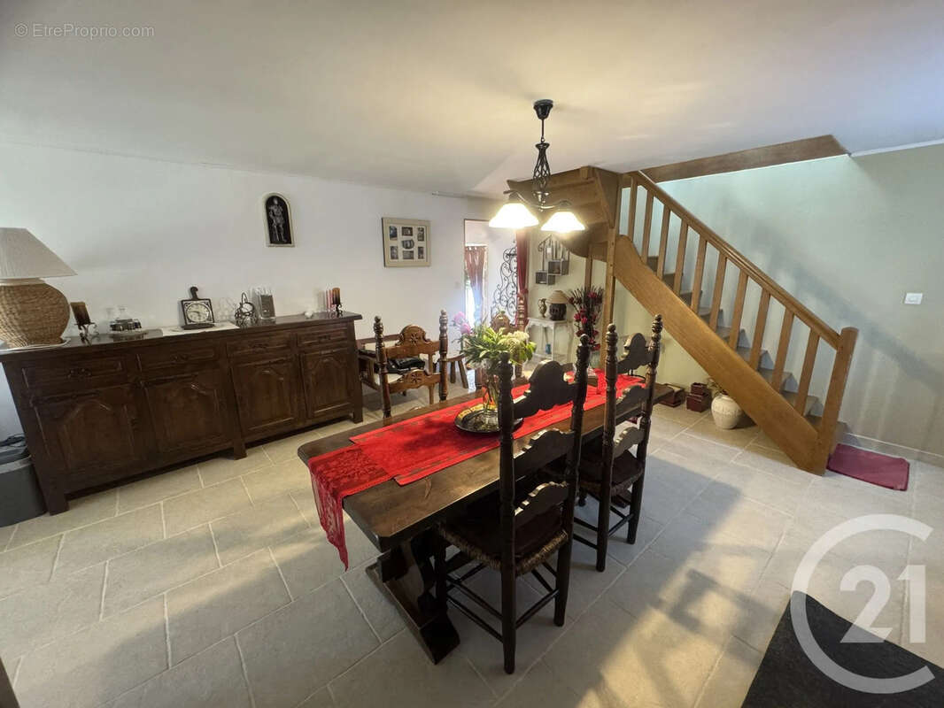 Maison à NUARS