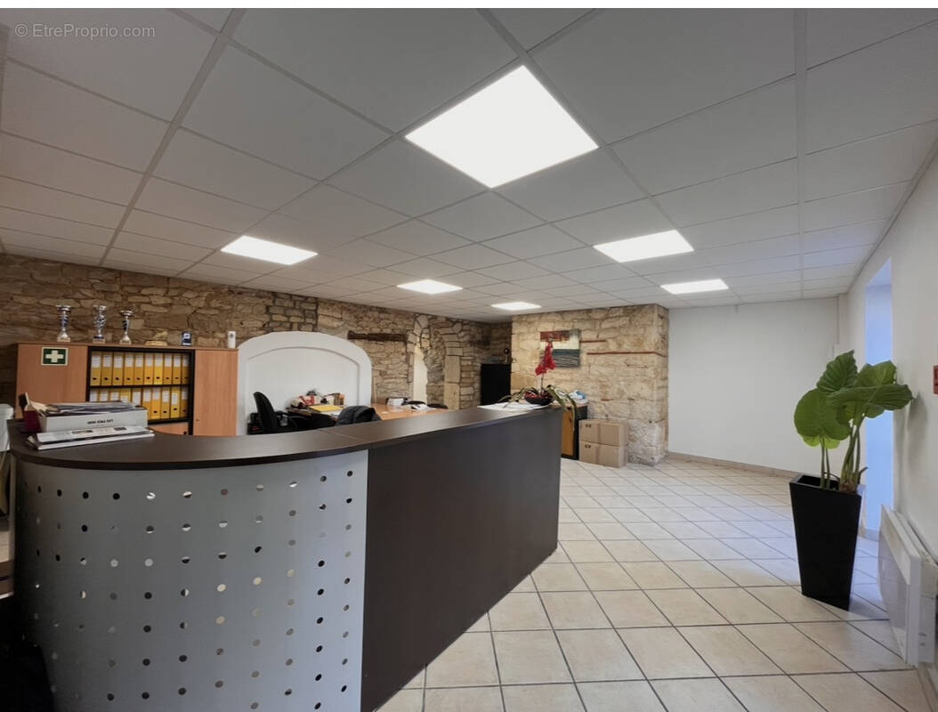 Commerce à JASSANS-RIOTTIER