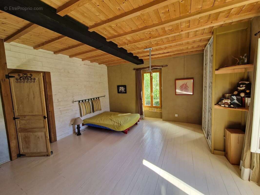 Maison à VIC-FEZENSAC