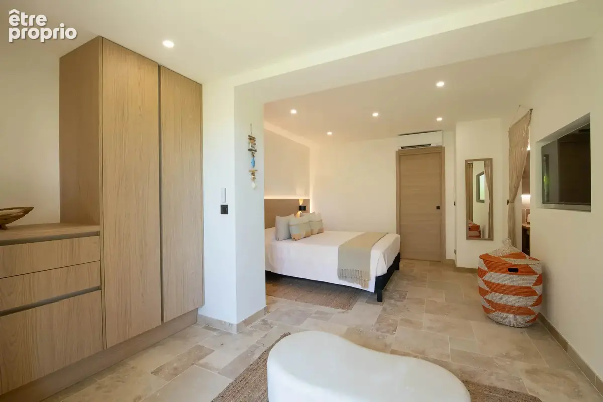 Coup de cœur – mazet rénové 87 m² – centre des issambres – aperçu mer - photo 15