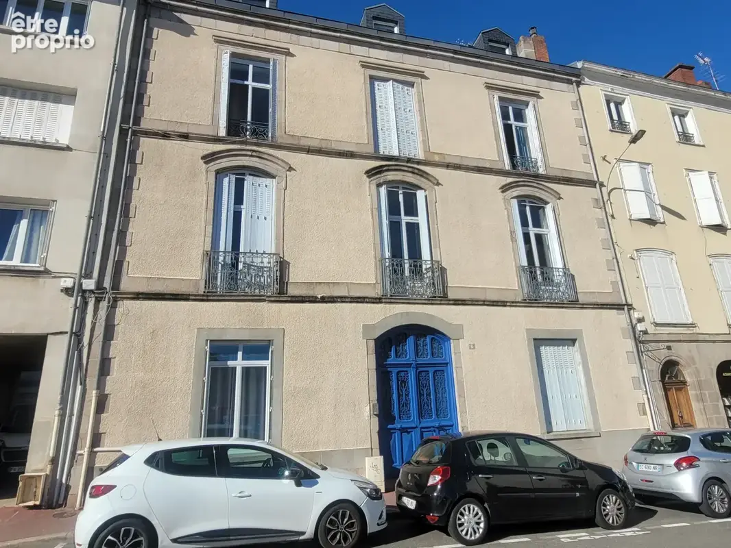 Limoges centre, secteur cathédrale bel immeuble de rapport - photo 1