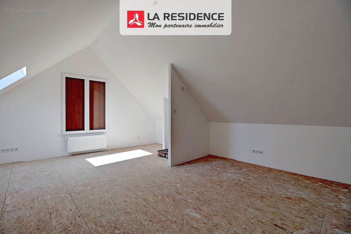 Maison à BONNIERES-SUR-SEINE