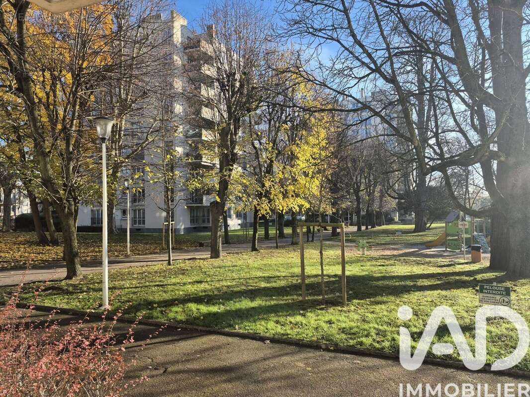 Photo 2 - Appartement à LE PLESSIS-BOUCHARD