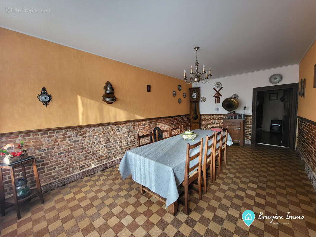 Appartement à AUBENTON