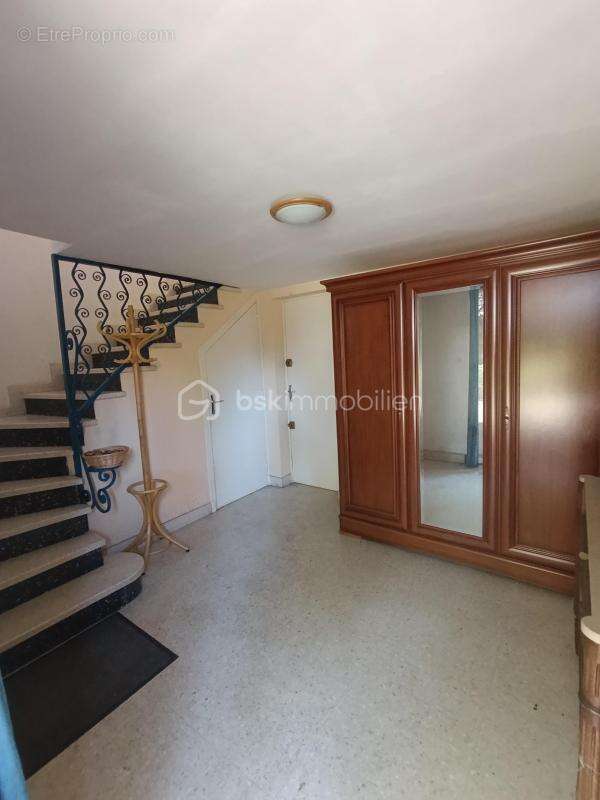 Maison à CHARNECLES