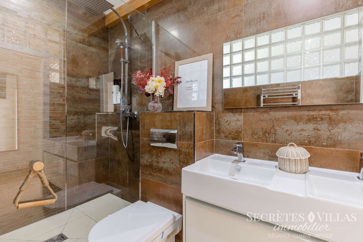 Maison à SALLEBOEUF