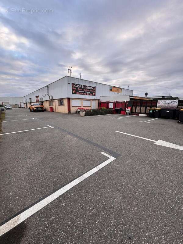 Photo 4 - Commerce à CUGNAUX