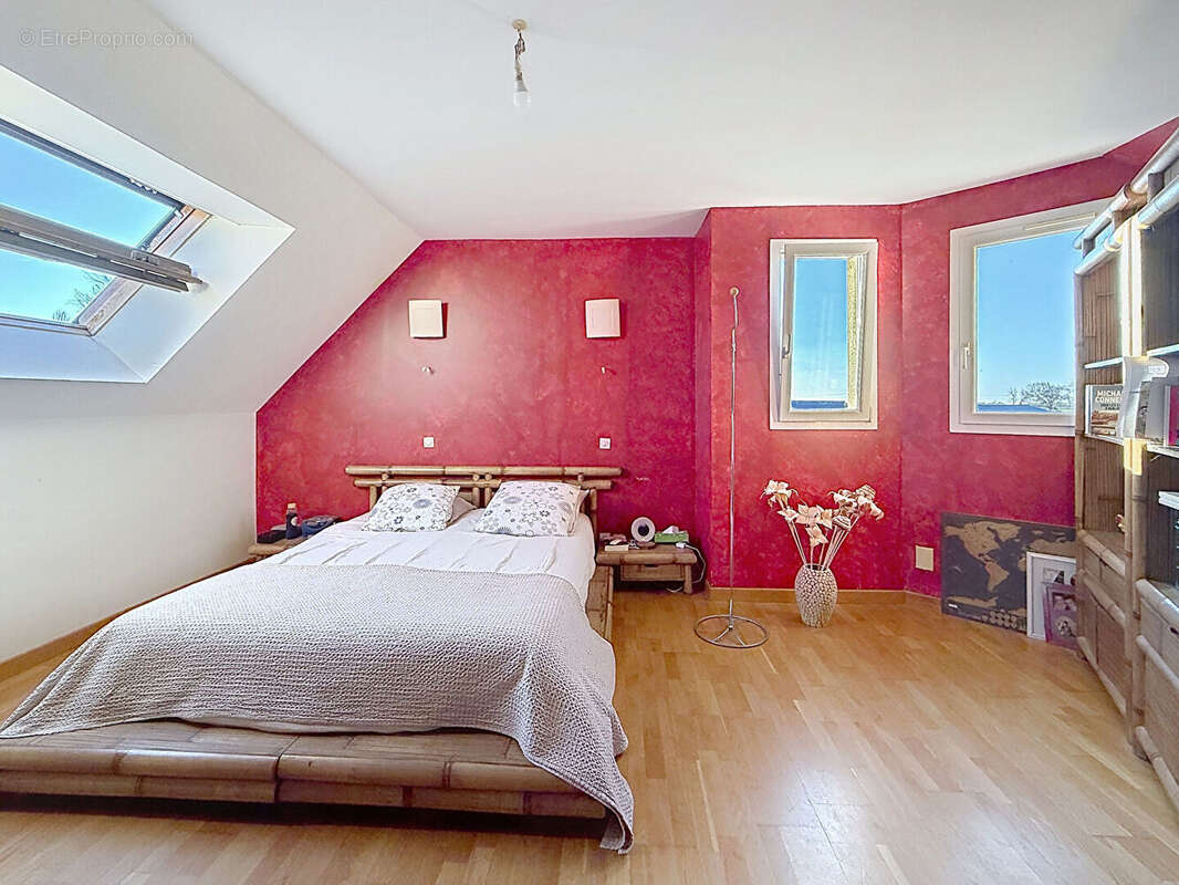 COLOMBY ANGUERNY - Maison de 8 pièces sur terrain de plus de 1 300 m2 - photo 9