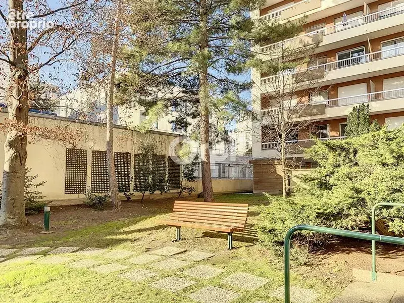 PARIS 15e – 2 pièces 53 m² 11ème étage Vue Très dégagée Tour Eiffel - photo 11