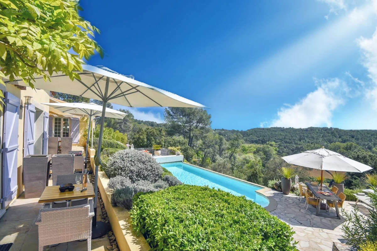 Maison à ENTRECASTEAUX