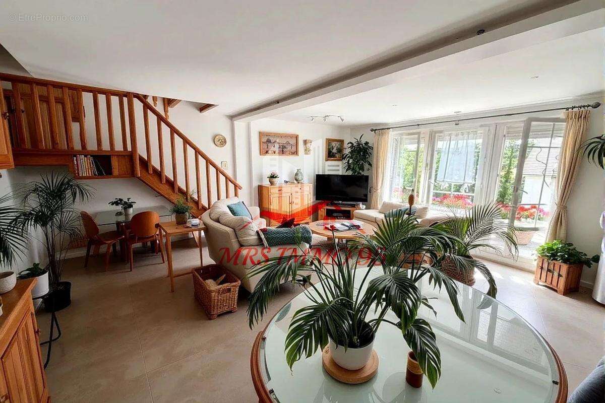 Appartement à SAINT-LEU-D&#039;ESSERENT