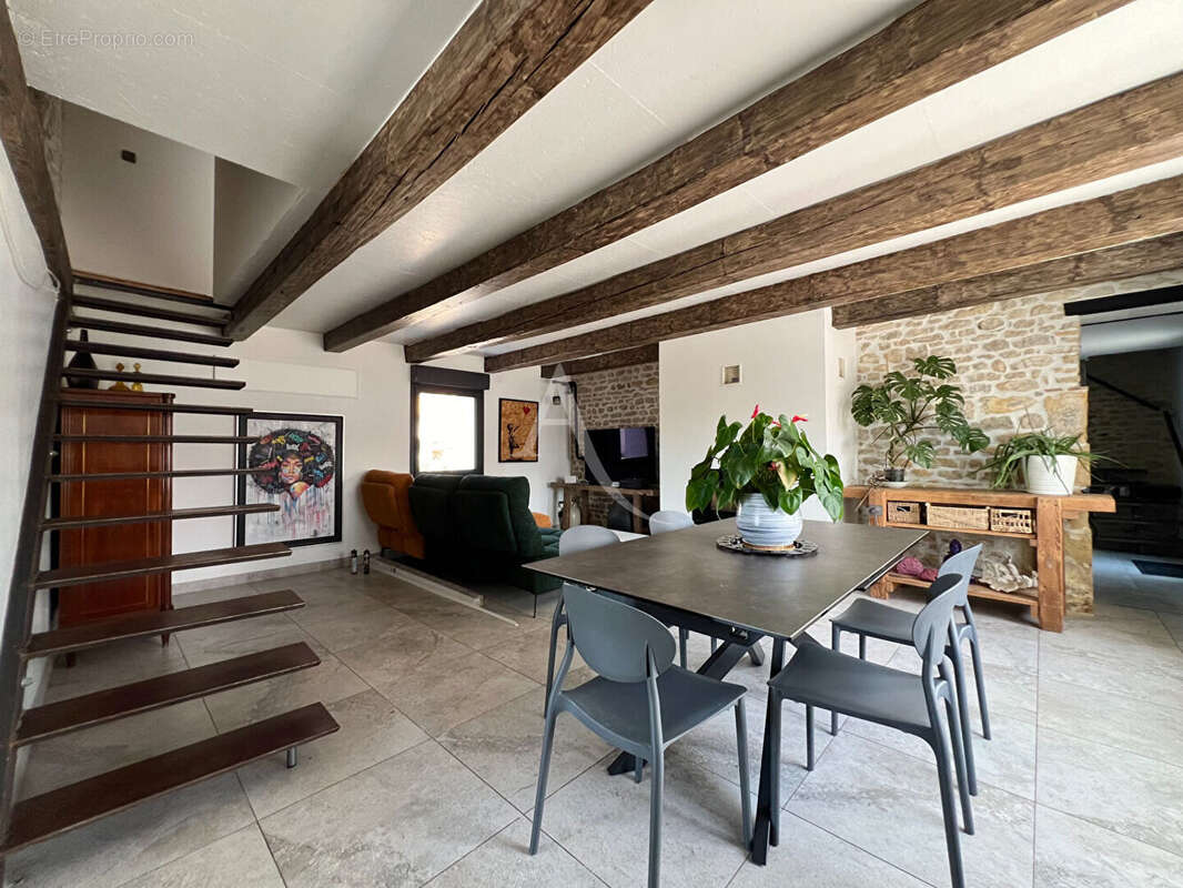 Maison 135 m² à Saint-Michel-En-L'herm  - photo 4